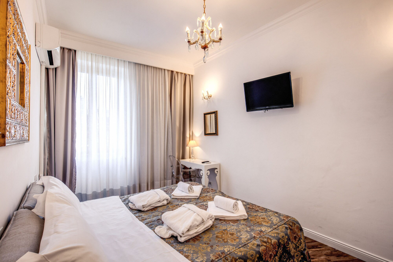 Bedroom 4, Astoria Palace, Rome