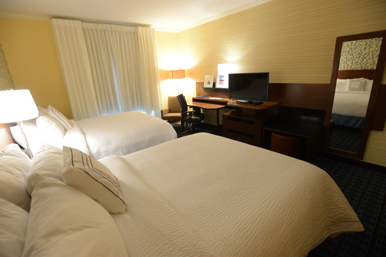 Bedroom 3, Fairfield Inn & Suites Bowling Green, Warren