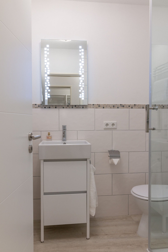 Bathroom, Ansbachs City Apartment, Ansbach