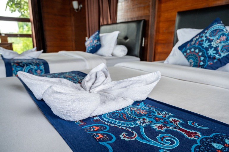 Bedroom 2, Noah Maratua Resort, Berau