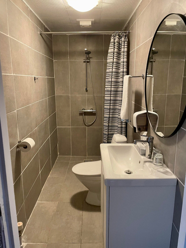 Bathroom 2, Humble Kro og Hotel, Langeland