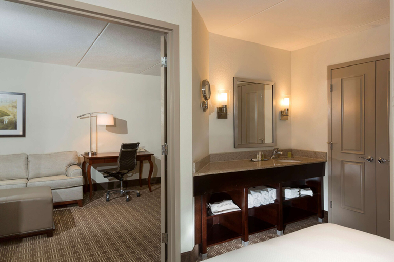 Bedroom 3, DoubleTree Suites by Hilton Nashville Airport, Davidson