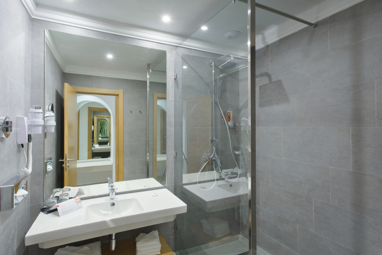 Bathroom 4, Hotel Riu Tikida Palmeraie - All Inclusive, Marrakech