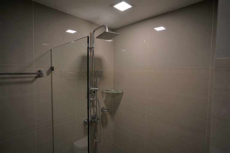 Bathroom 8