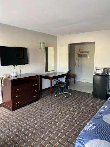 Others 3, New Budget inn, Preble