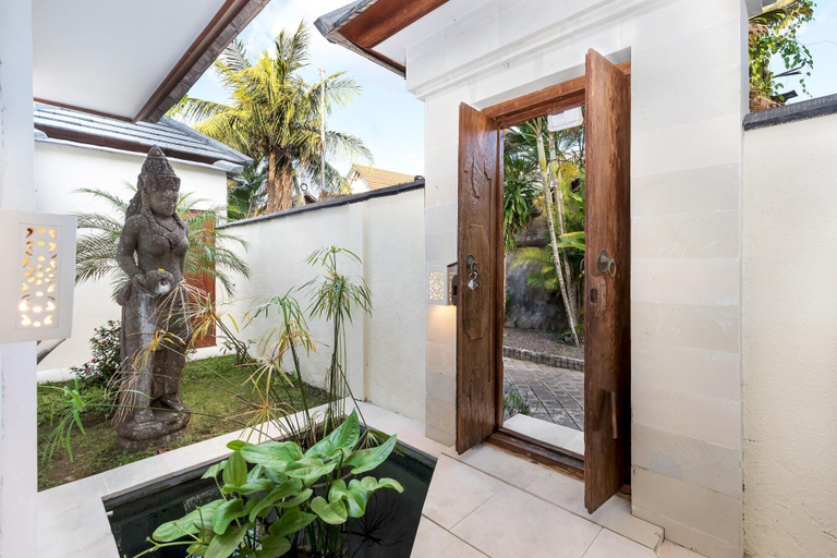 Others 5, Villa Wiana, Badung