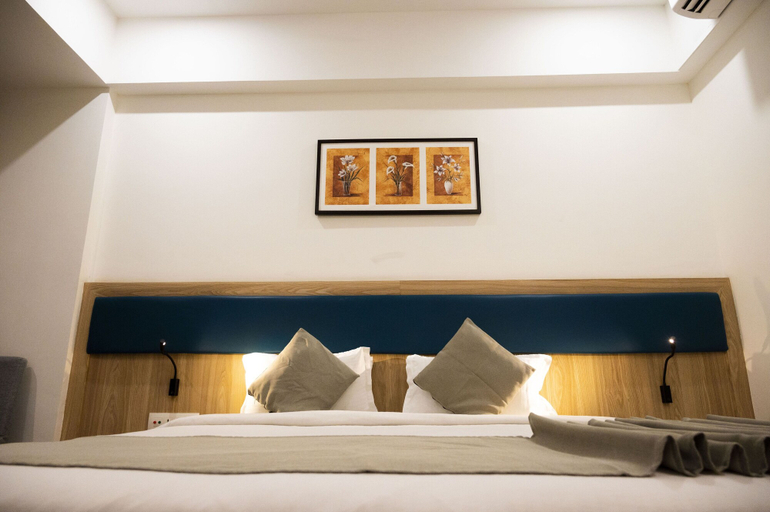 Bedroom 2, RAAJ SVASTIK INN, Jamnagar