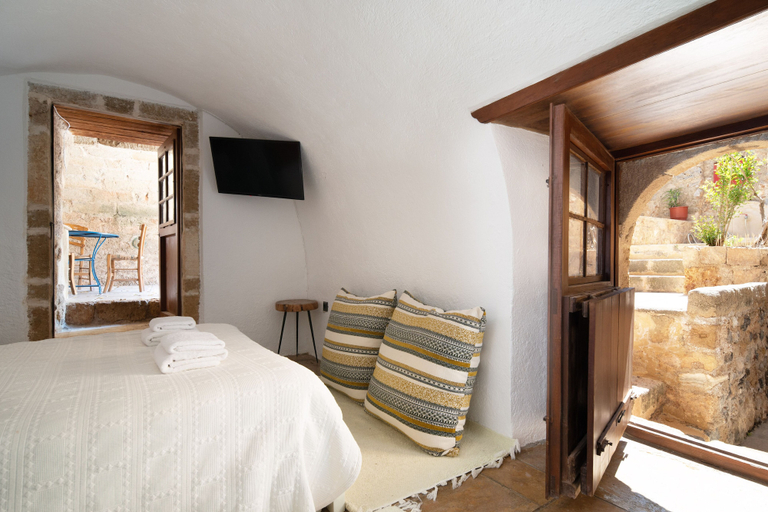 Bedroom 4, Menexes Suites Monemvasia, Peloponnese