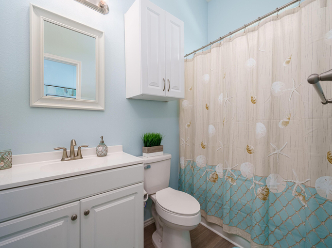 Bathroom 4, Stingray Cove, Aransas