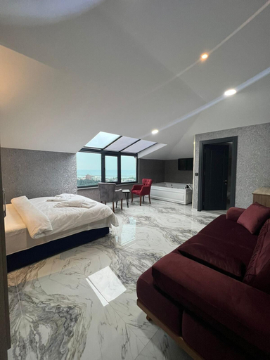 Bedroom 4, Melissa Suite, Merkez