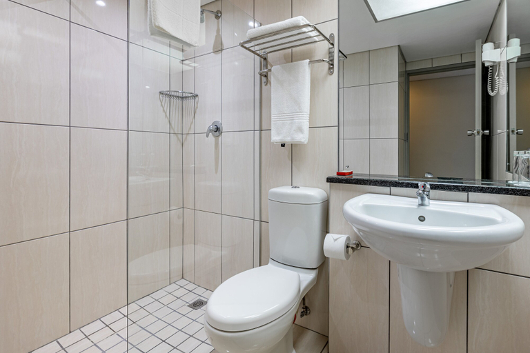 Bathroom 3, African Sky Hotels - Harrismith Inn, Thabo Mofutsanyane