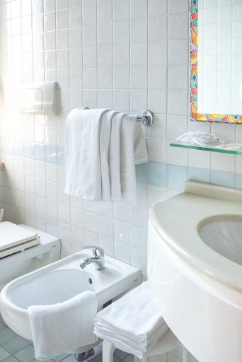 Bathroom 5, Lime Hotel, Rimini