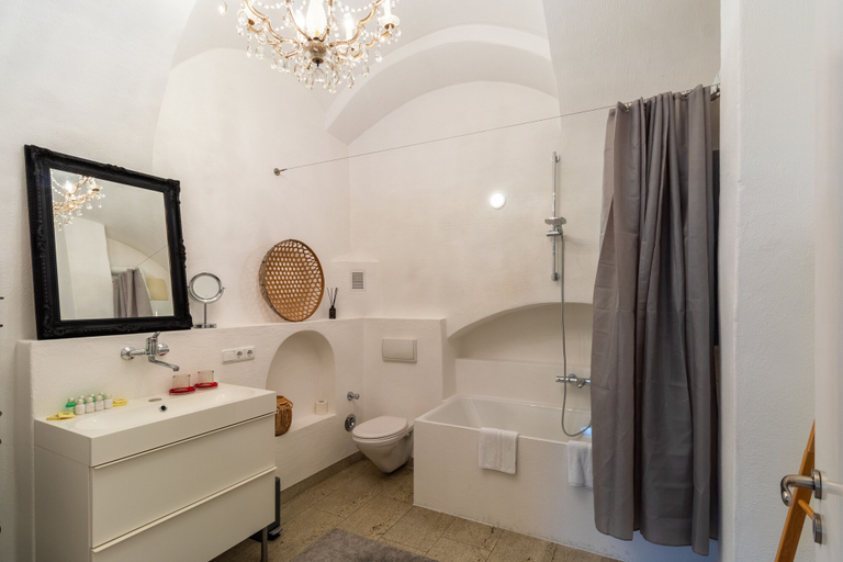 Bathroom 5, BARONHAUS Aparthotel & Suites, Passau