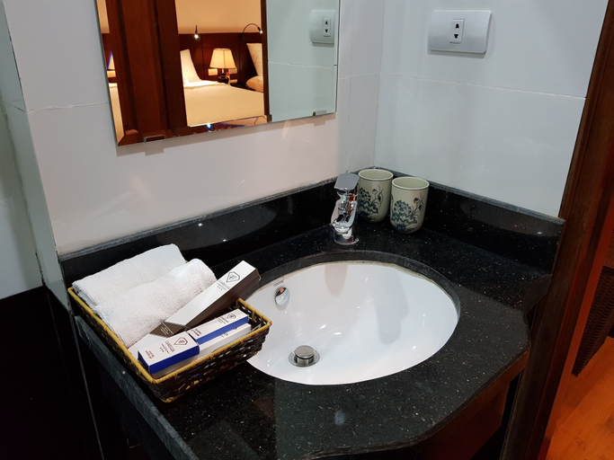 Bathroom 3, Camellia Hotel, Ninh Bình