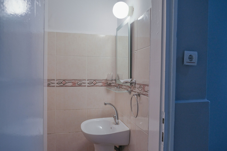 Bathroom 5, Yörükali Tesisleri, Adalar
