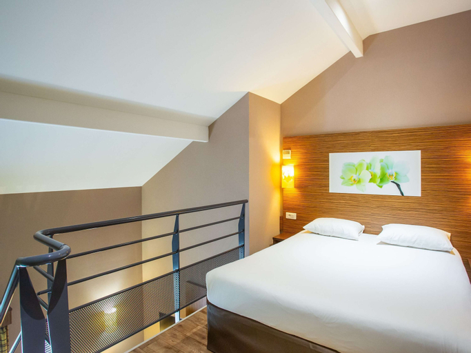 Bedroom 25