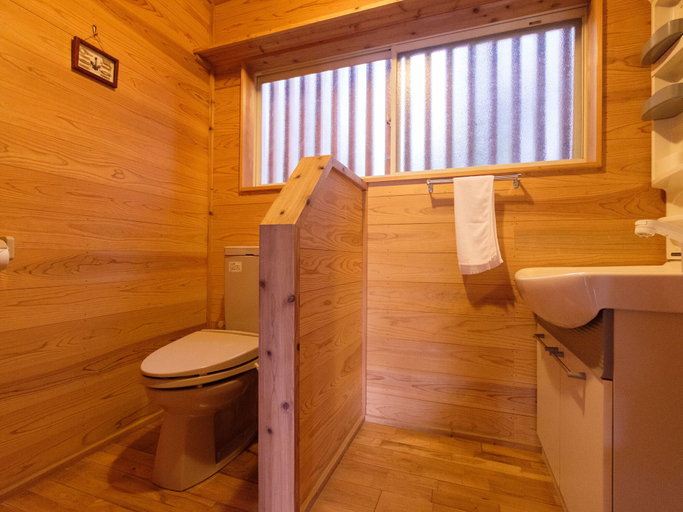 Bathroom 5, Log Cabin Kinoko No Sato, Beppu