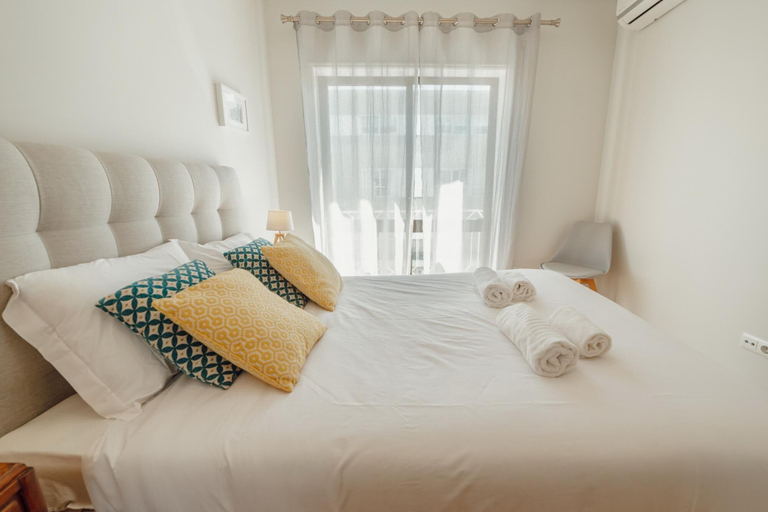 Bedroom 3, Downtown Design With Balcony by Vacationy, Porto