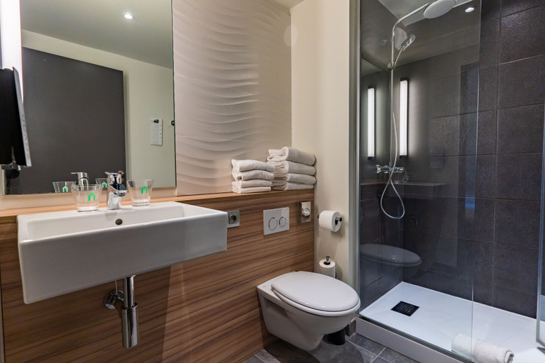 Bathroom 4, Campanile PRIME - Montpellier Centre St Roch, Hérault