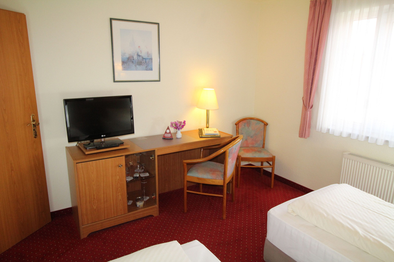 Bedroom 2, Hotel Weisser Schwan, Erfurt