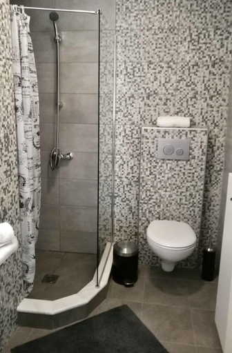 Bathroom 3, PargaLand Studios & Apartments, Epirus