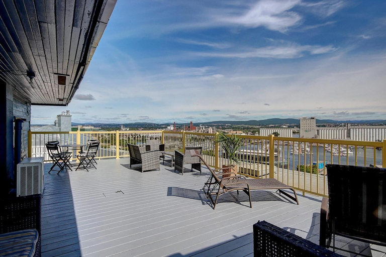 Room 5, Single Room Parking View, Communauté-Urbaine-de-Québec