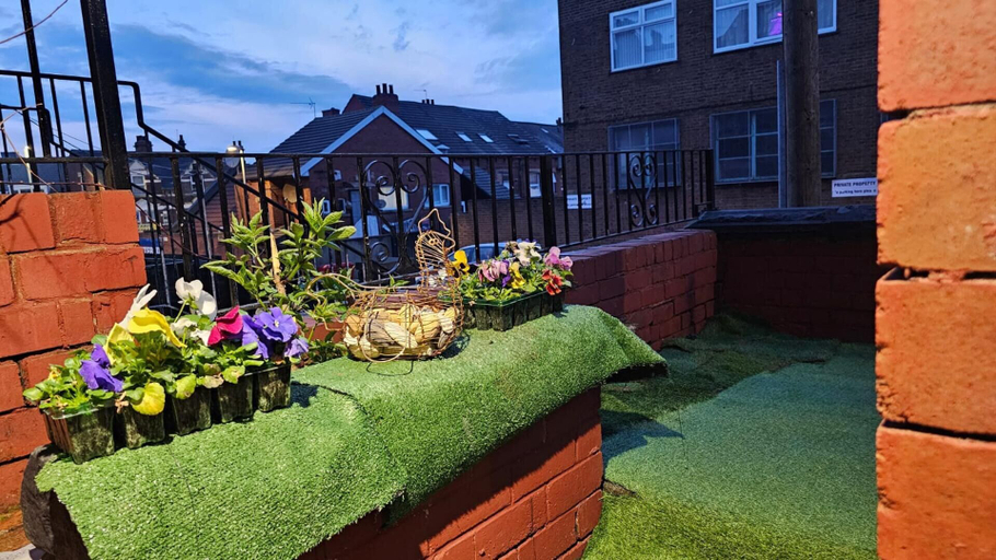 Exterior & Views, Beautiful En-suite Studio in Leeds -lower Floor, Leeds