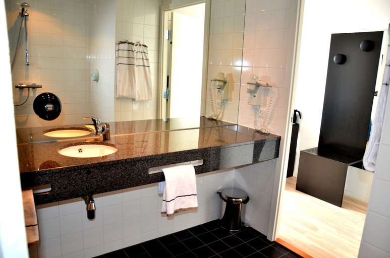 Bathroom 3, DGI Huset Herning, Herning