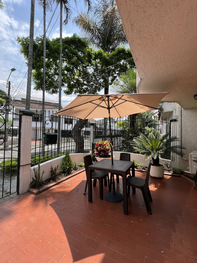 Food & Drinks, CASA HOTEL FLOR DEL VALLE, Santiago de Cali
