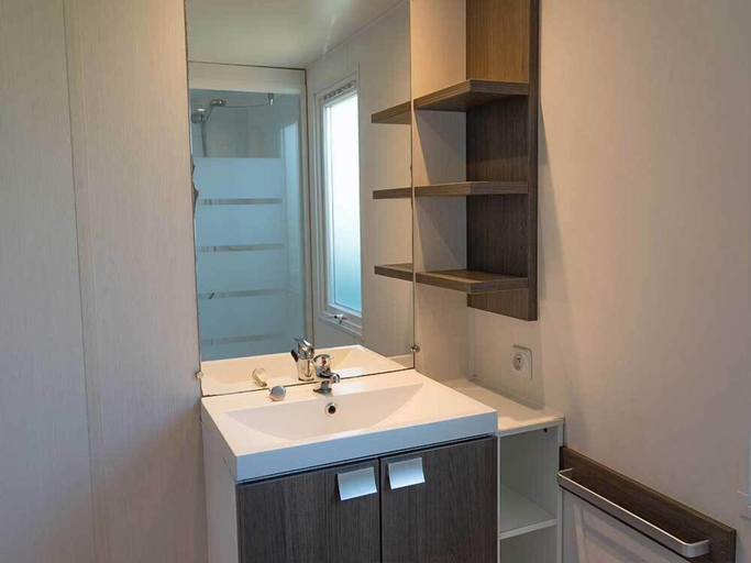 Bathroom 4, Camping Les Pérouses, Charente-Maritime