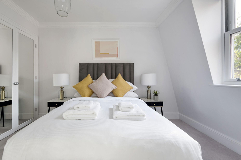 Room 2, The Wellington Suite Next to Sloane Square, London