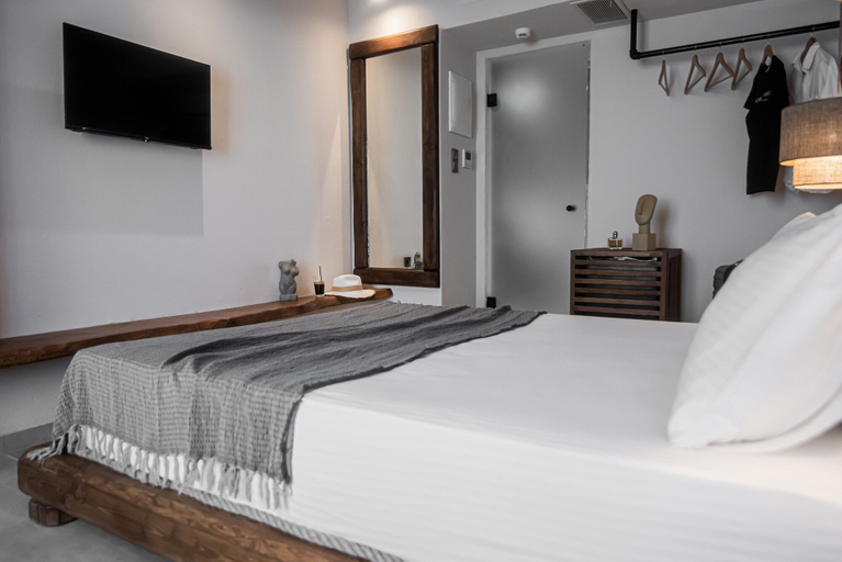 Bedroom 4, King s & Queen s, Central Macedonia