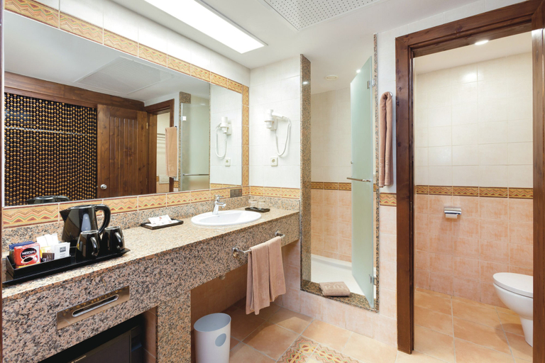 Bathroom 4, Hotel Riu Funana - All Inclusive