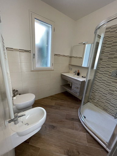 Bathroom 3, Holiday Rooms La Campagnetta, Savona