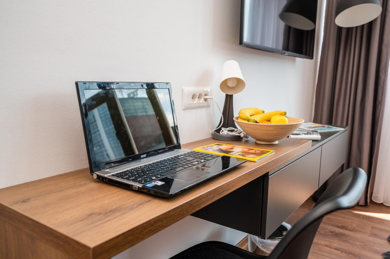 Room 2, Modern and Bright Studio - Main Street, Sarajevo