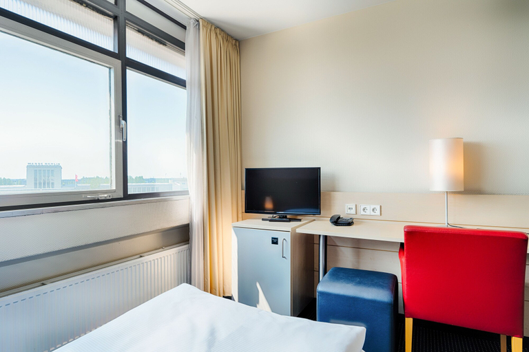 Bedroom 3, enjoy Hotel am Studio, Berlin