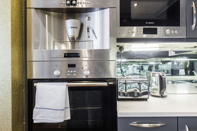 Others 5, Galore Abode One Bed Apartment, London