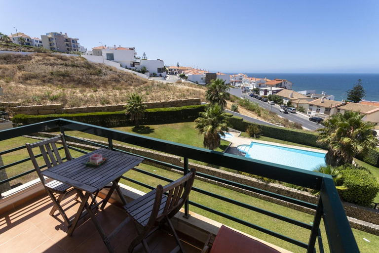 Room 5, Encostas do Mar by Acasadascasas, Mafra