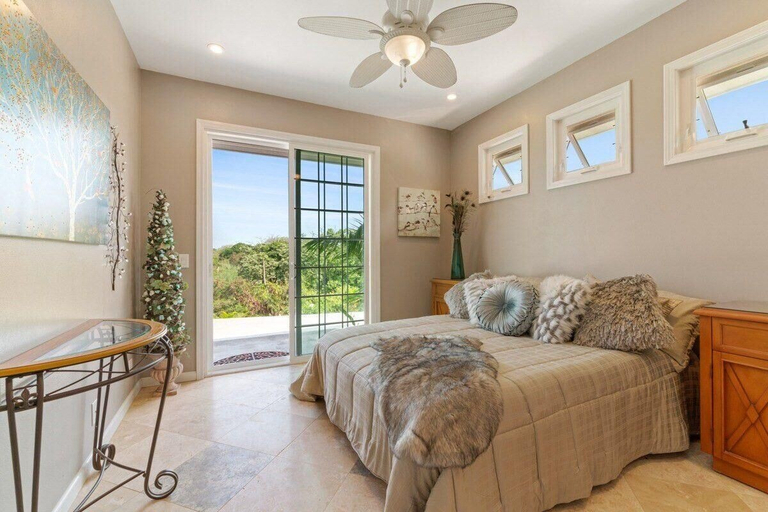 Bedroom 3, Kona Bubbles, Hawaii