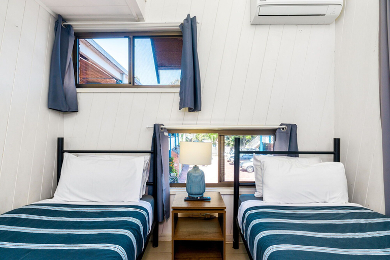 Bedroom 3, Aquarius Backpacker Resort, Byron