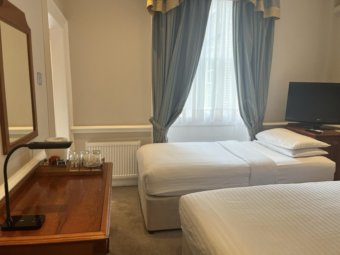 Bedroom 2, Staunton Hotel, London