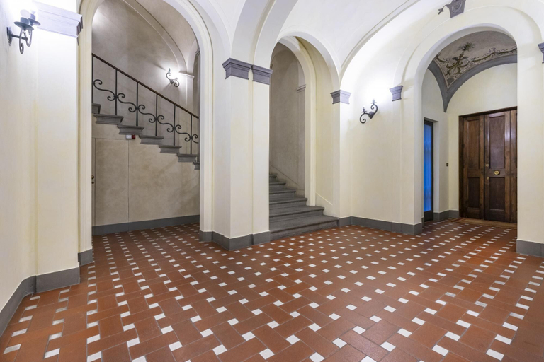 Others 2, Borgo San Jacopo Apartment, Florence
