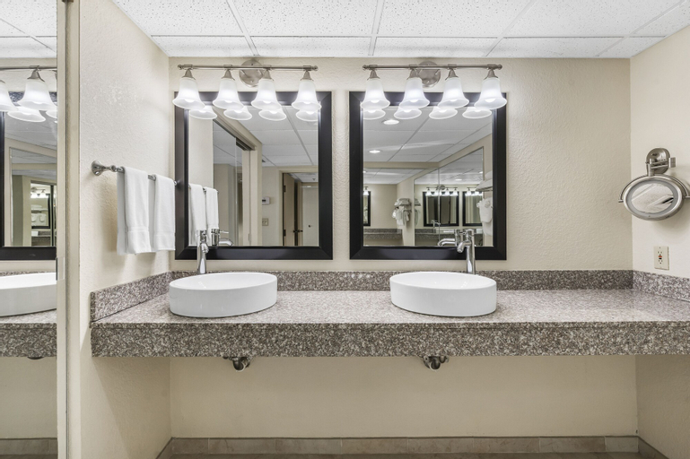 Bathroom 9
