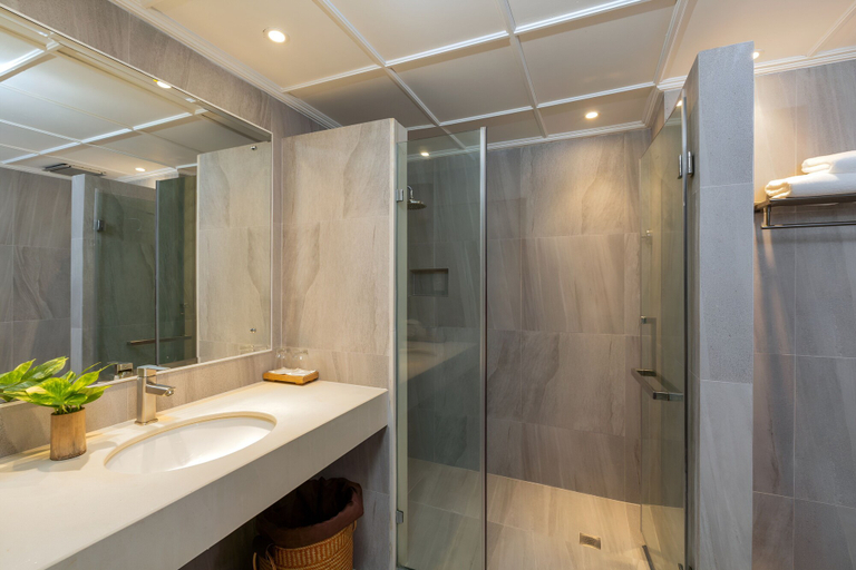 Bathroom 5, Baan Laimai Beach Resort & Spa, Phuket Island