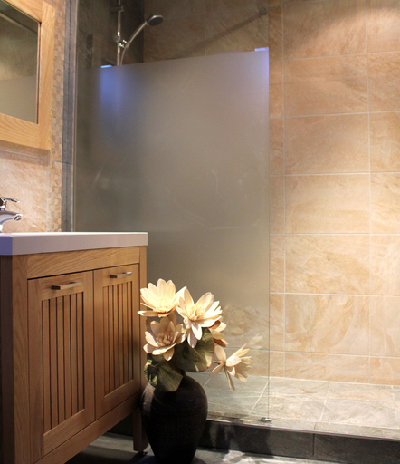 Bathroom 4, La Roseraie, Vienne