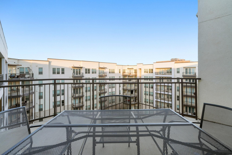 Room 3, Arlington Inspired 2BD 2BA Deluxe Apartment, Arlington