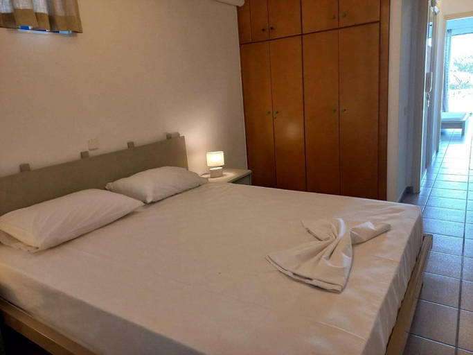 Room 2, Kinetious Nisous in Kineta, Attica