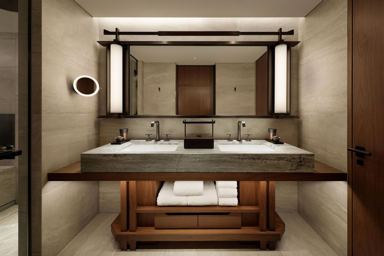 Bathroom 15