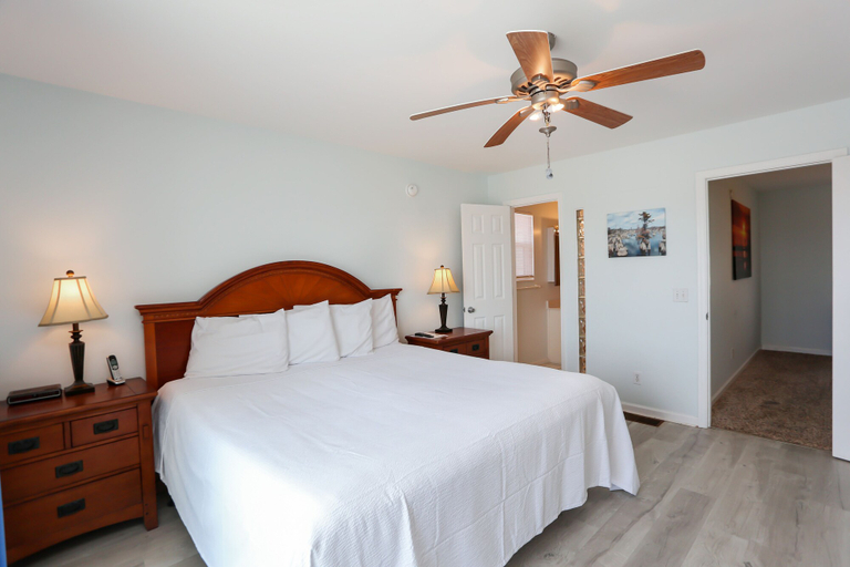 Bedroom 3, Whataday, Gulf