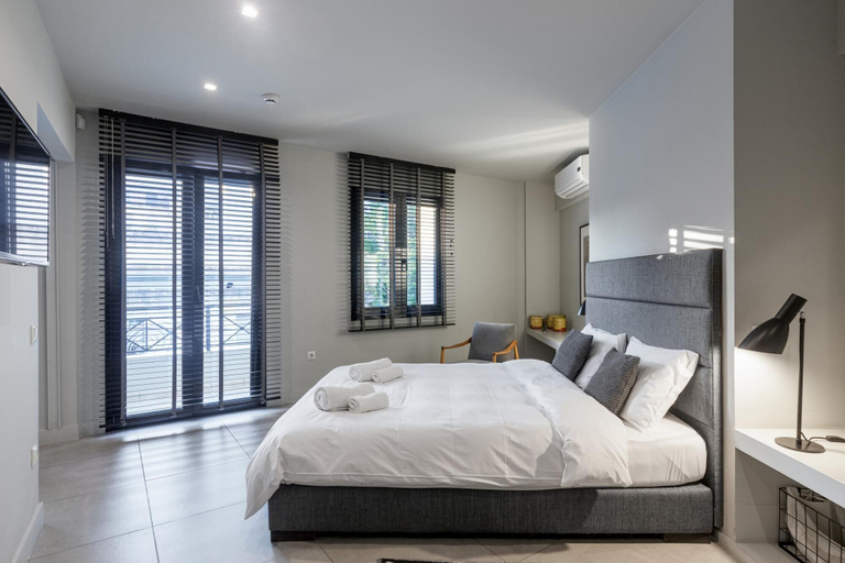 Room 4, Superb Central Athens Suite With Rooftop Perfect for 5 Guests 85sqm, Attica